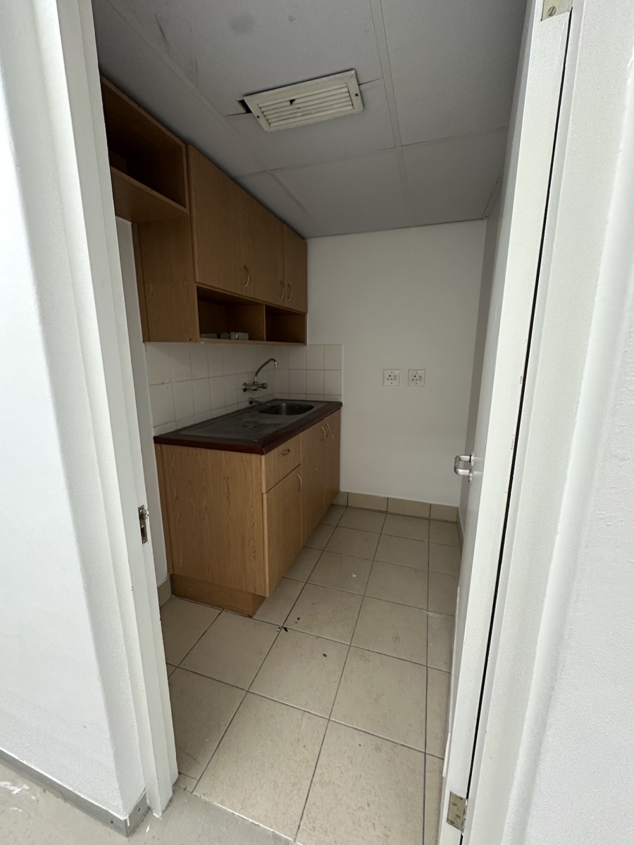 To Let commercial Property for Rent in Mowbray Western Cape